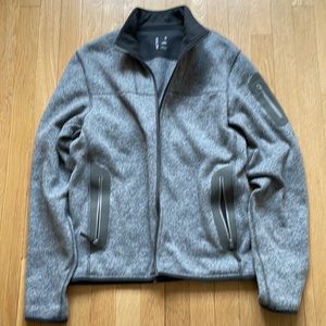 Arcteryx light heather gray covert cardigan fleece